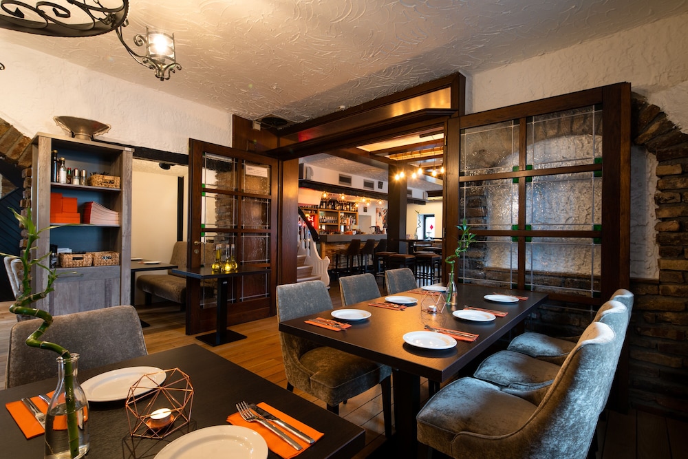 Landhotel Fettehenne 24/36