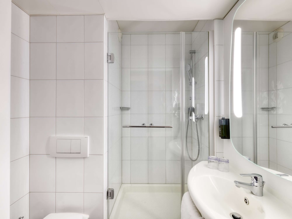 Ibis Zurich City West 21/72