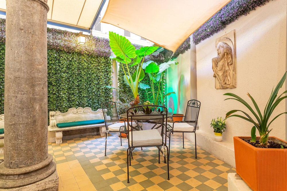 Hotel Medici 25/48