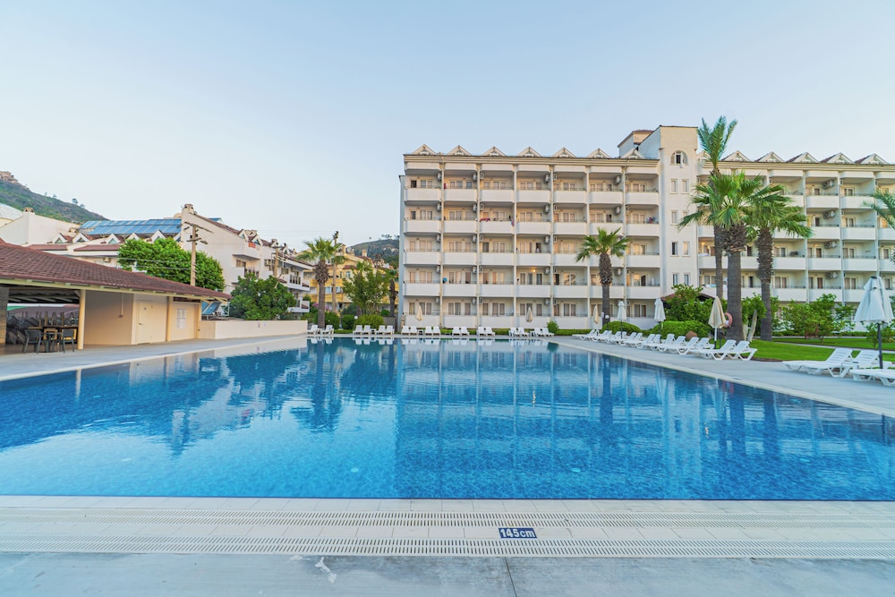 Pineta Club Hotel 5/50