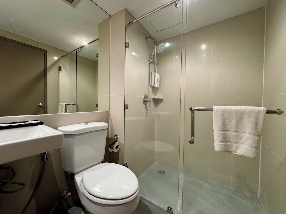 Seasons Siam Hotel 54/55