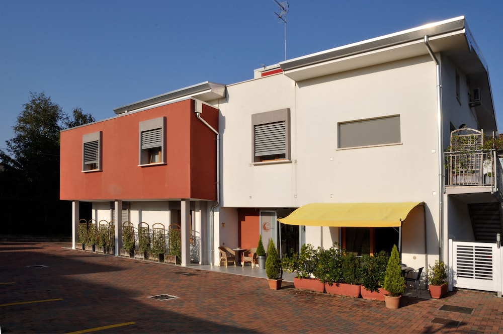 Hotel Mezzaluna 2/50