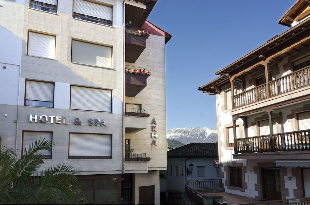 Hotel Spa Arha 4/40