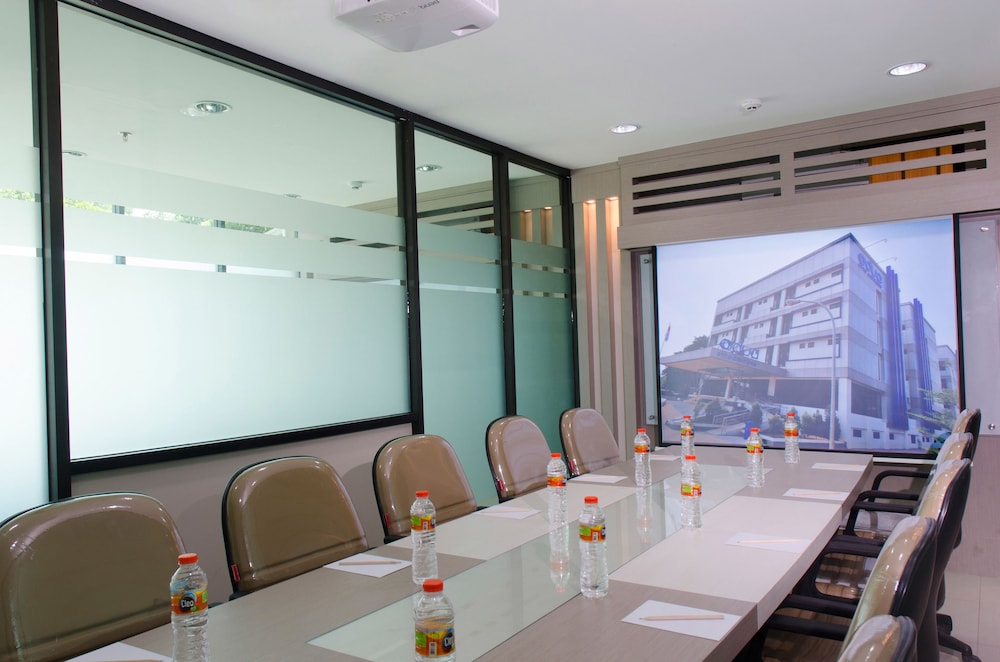 Makati Hotel Cibitung 42/52