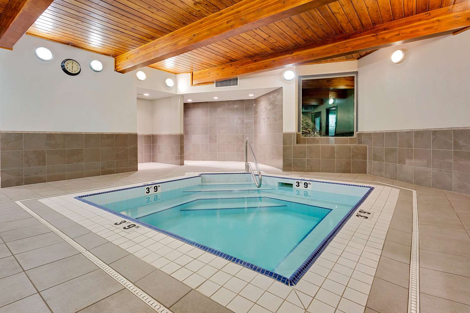 Ramada By Wyndham Kamloops 30/47
