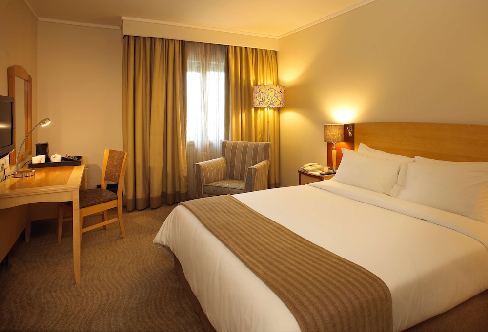 Garden Court Eastgate 14/34