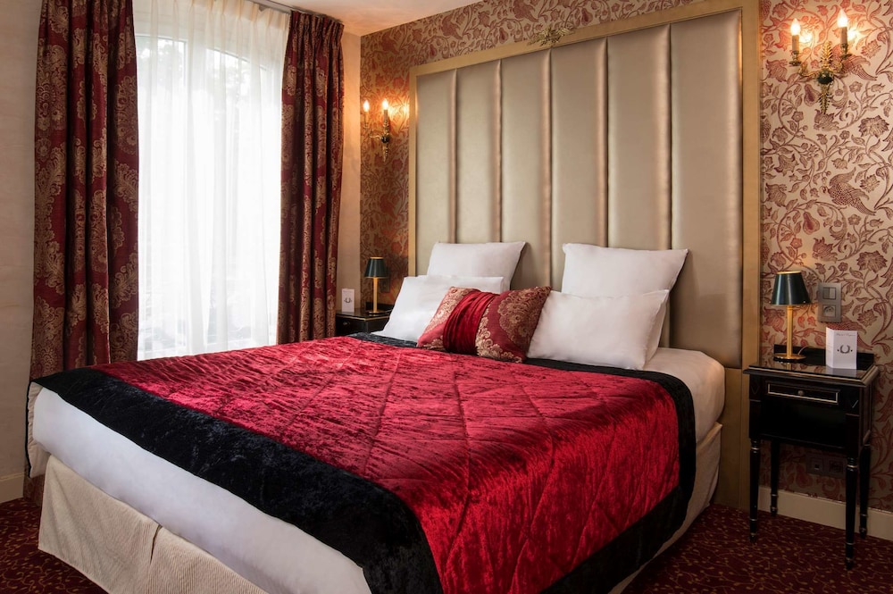 Hotel de L Empereur by Malone 8/64