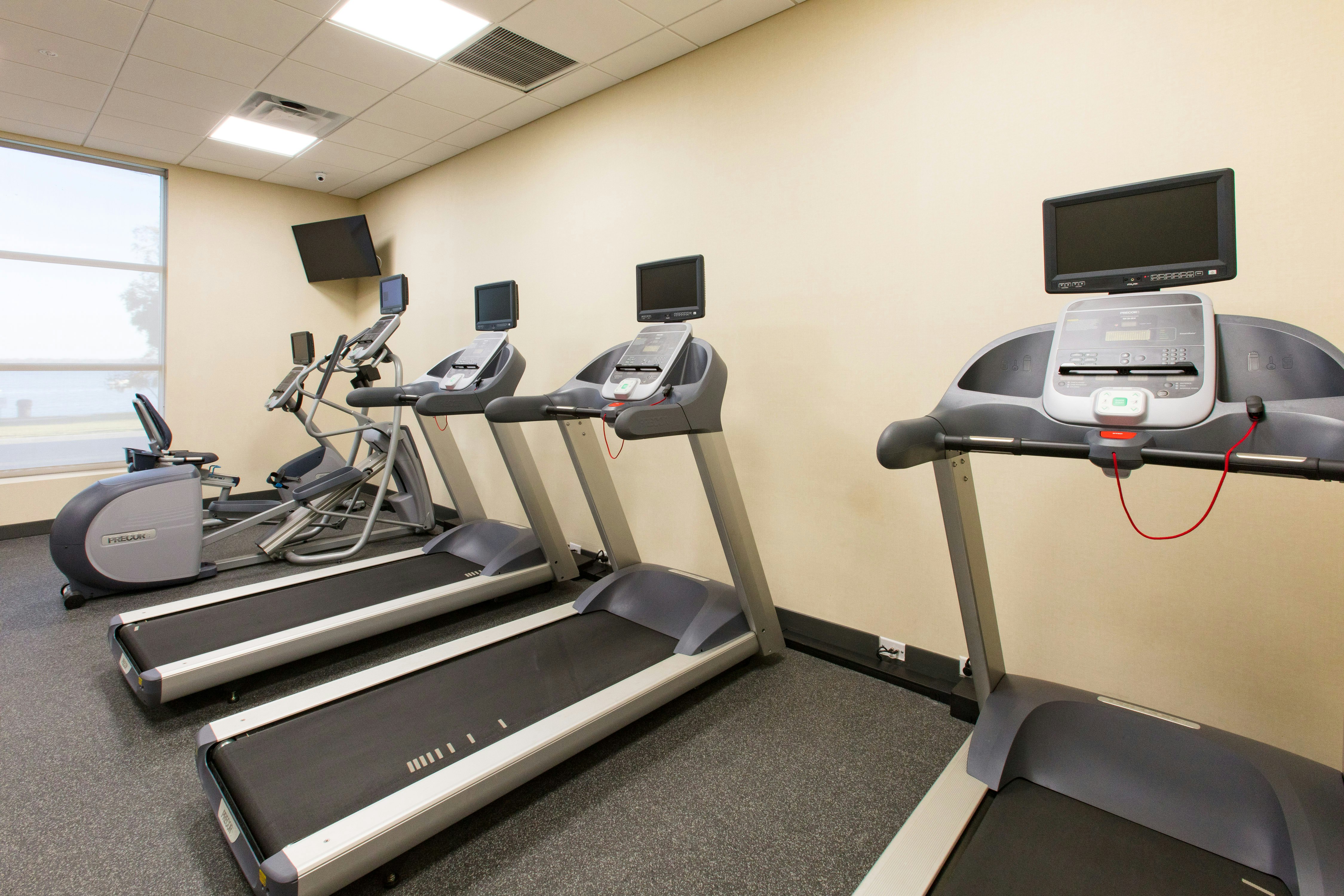Hampton Inn Palatka 24/48
