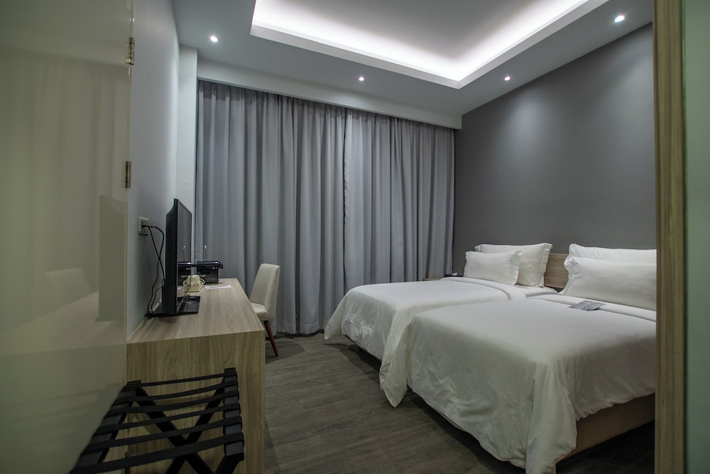 Sparks Life Jakarta, ARTOTEL Curated 18/50