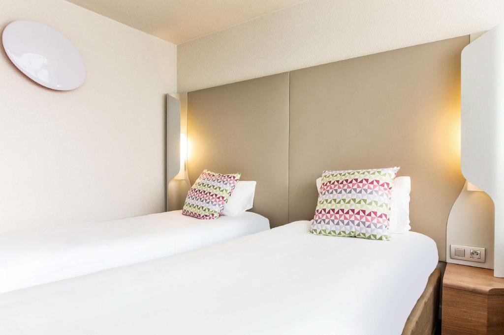 New Generation, Twin Beds