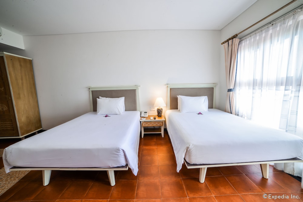 Sandy Beach Non Nuoc Resort Danang 30/75