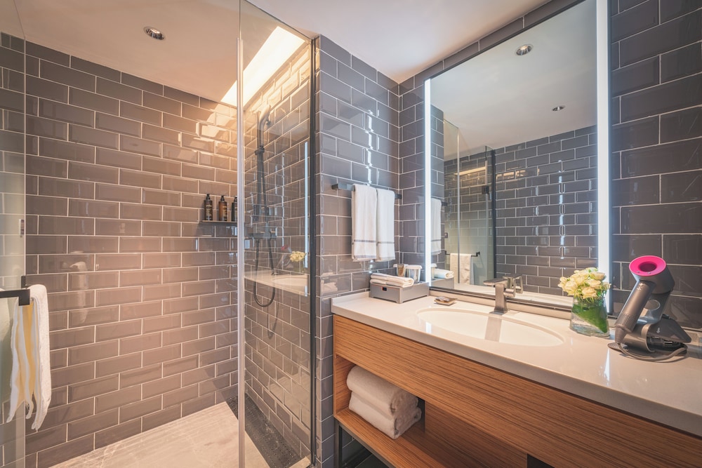 غرفة تنفيذية بسرير كينج، UrCove by Hyatt Nanjing Downtown 7/9