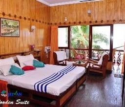 Wooden, Suite
