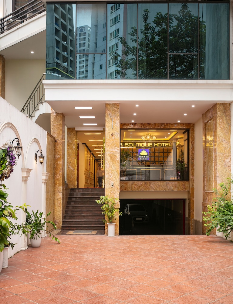 Mia Hotel 3/39