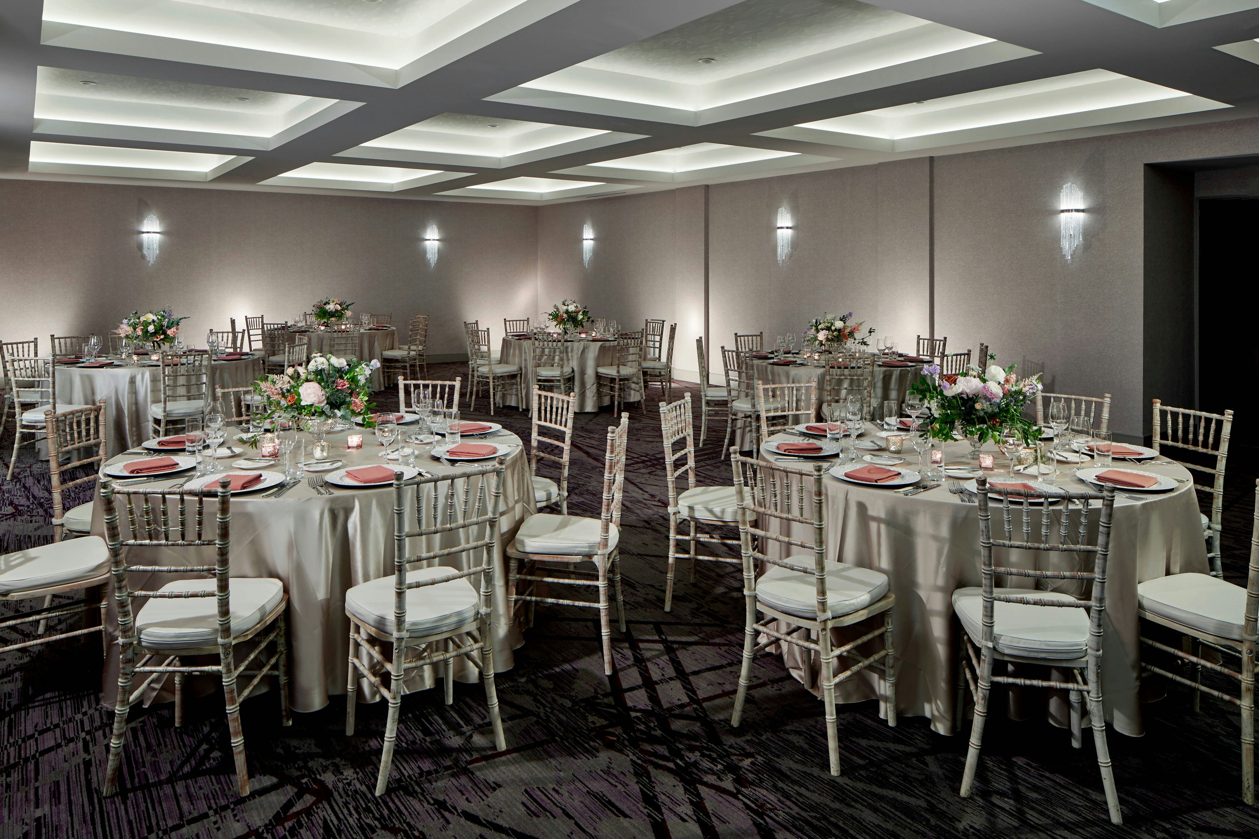 The Del Monte Lodge Renaissance Rochester Hotel Spa 31/34