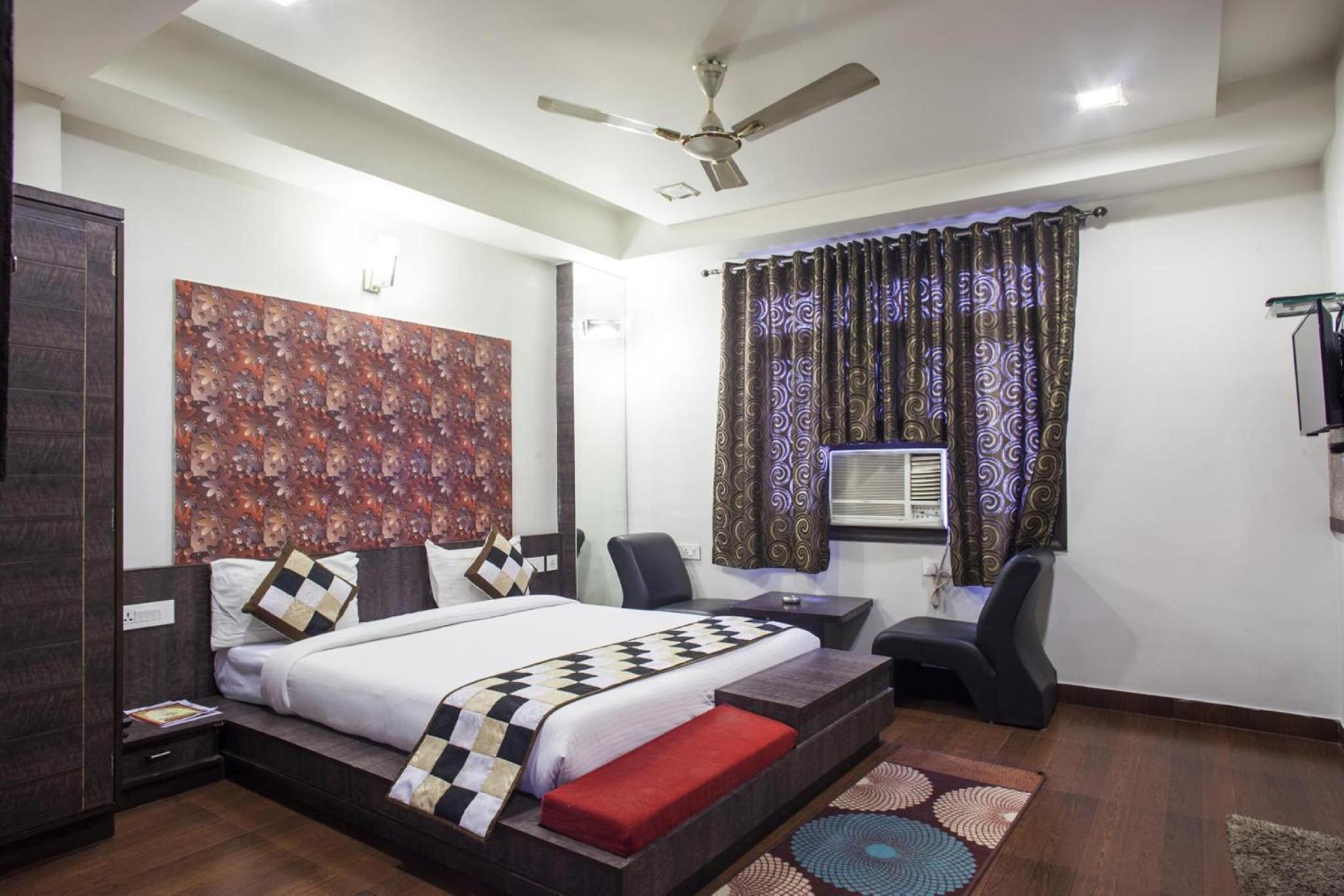 OYO Rooms Bani Park Bhrigu Marg 17/54