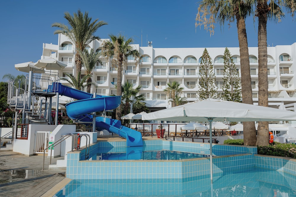 Golden Coast Beach Hotel 39/50