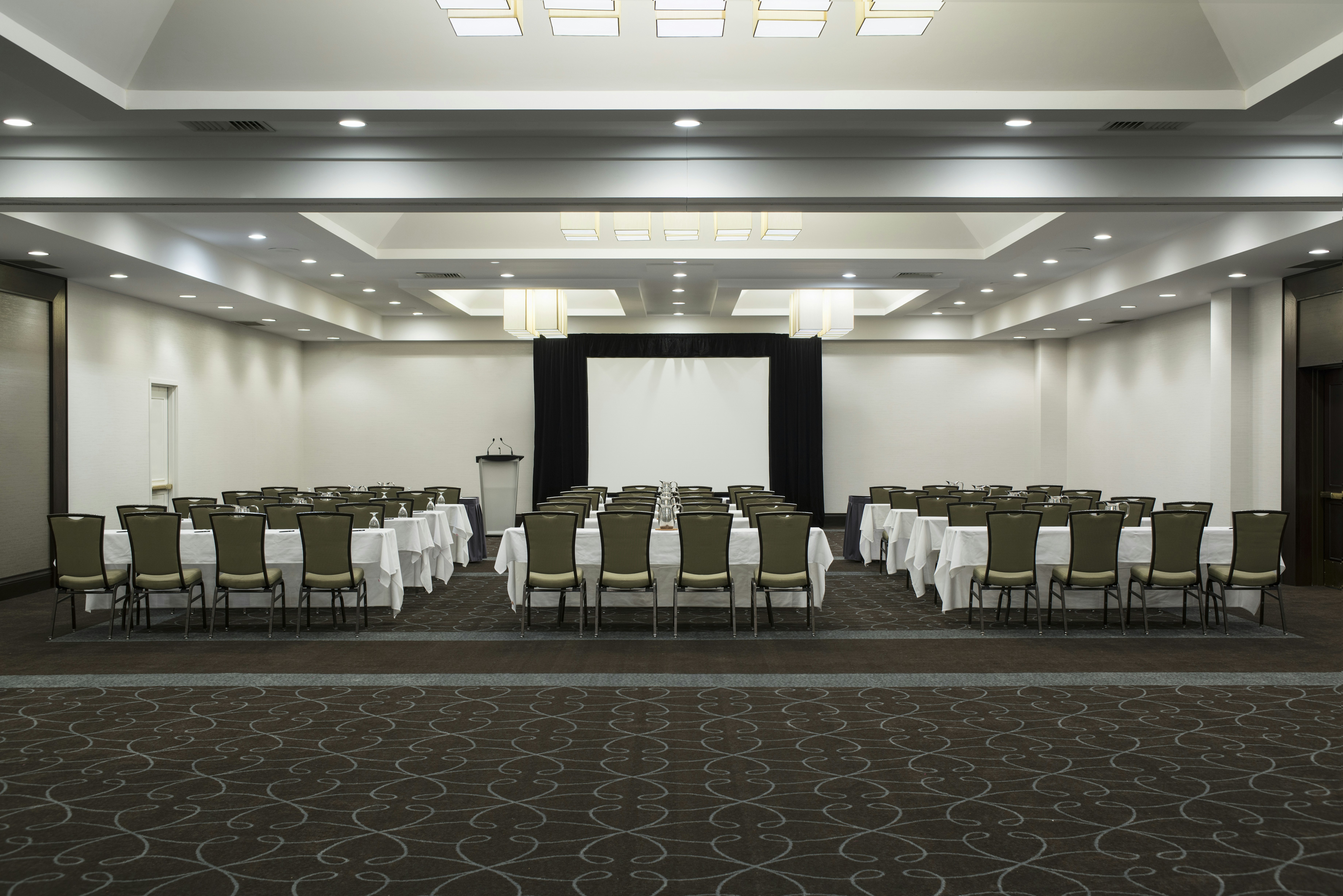 Hilton Winnipeg Airport Suites 55/65