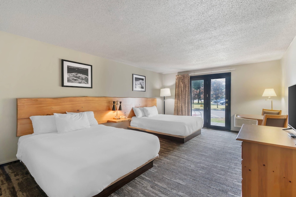Standard, 2 Queen Beds