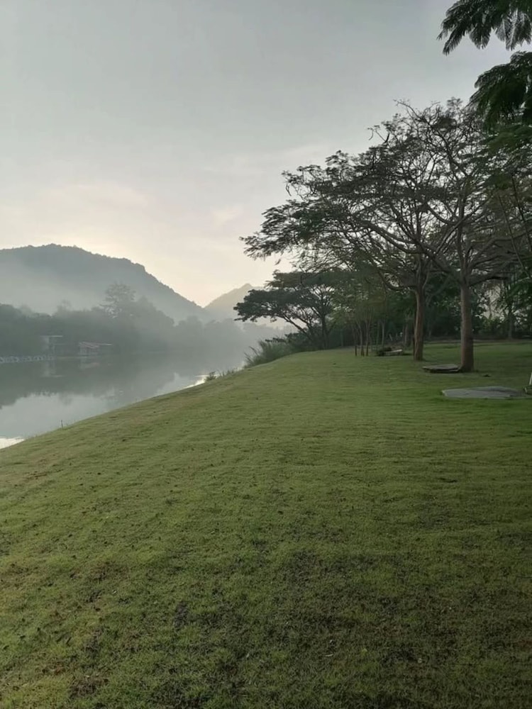 River Kwai Kiri Resort 72/75