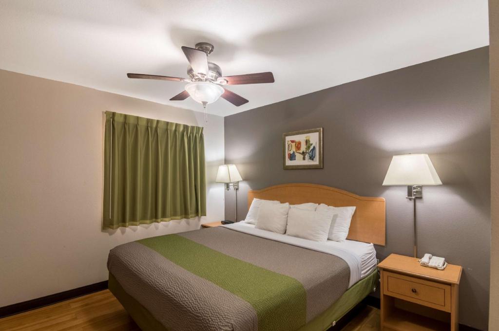 2 FULL BEDS - NON-SMOKING, KITCHEN