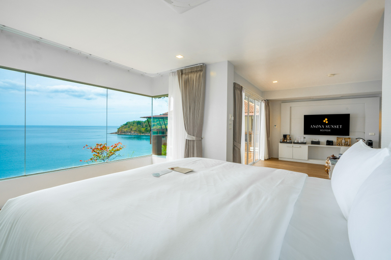 Executive, Ocean Front