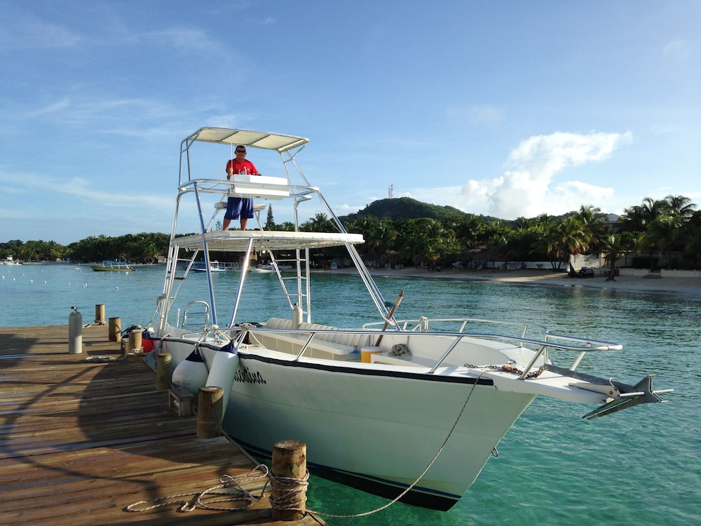 Infinity Bay Beach Resort 38/72