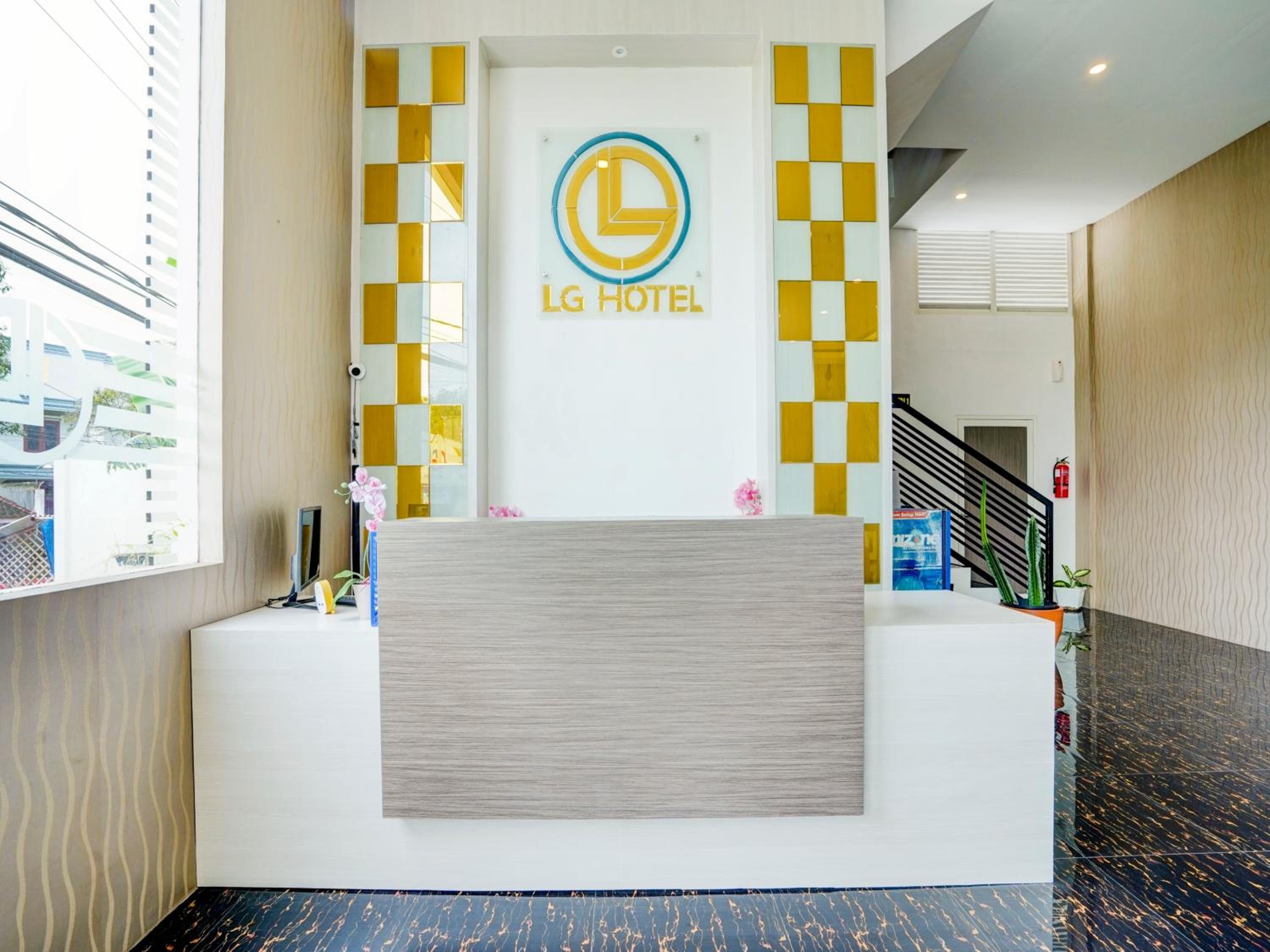LG Hotel Jember 8/50