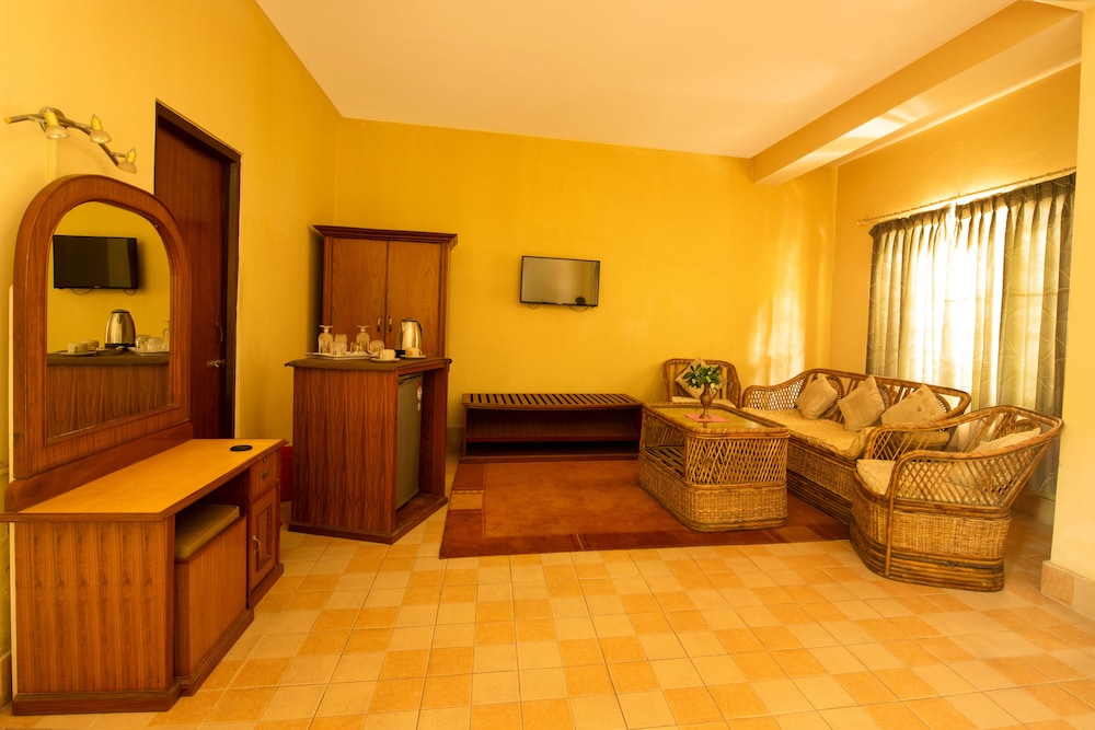 Chitwan Paradise Hotel 16/37