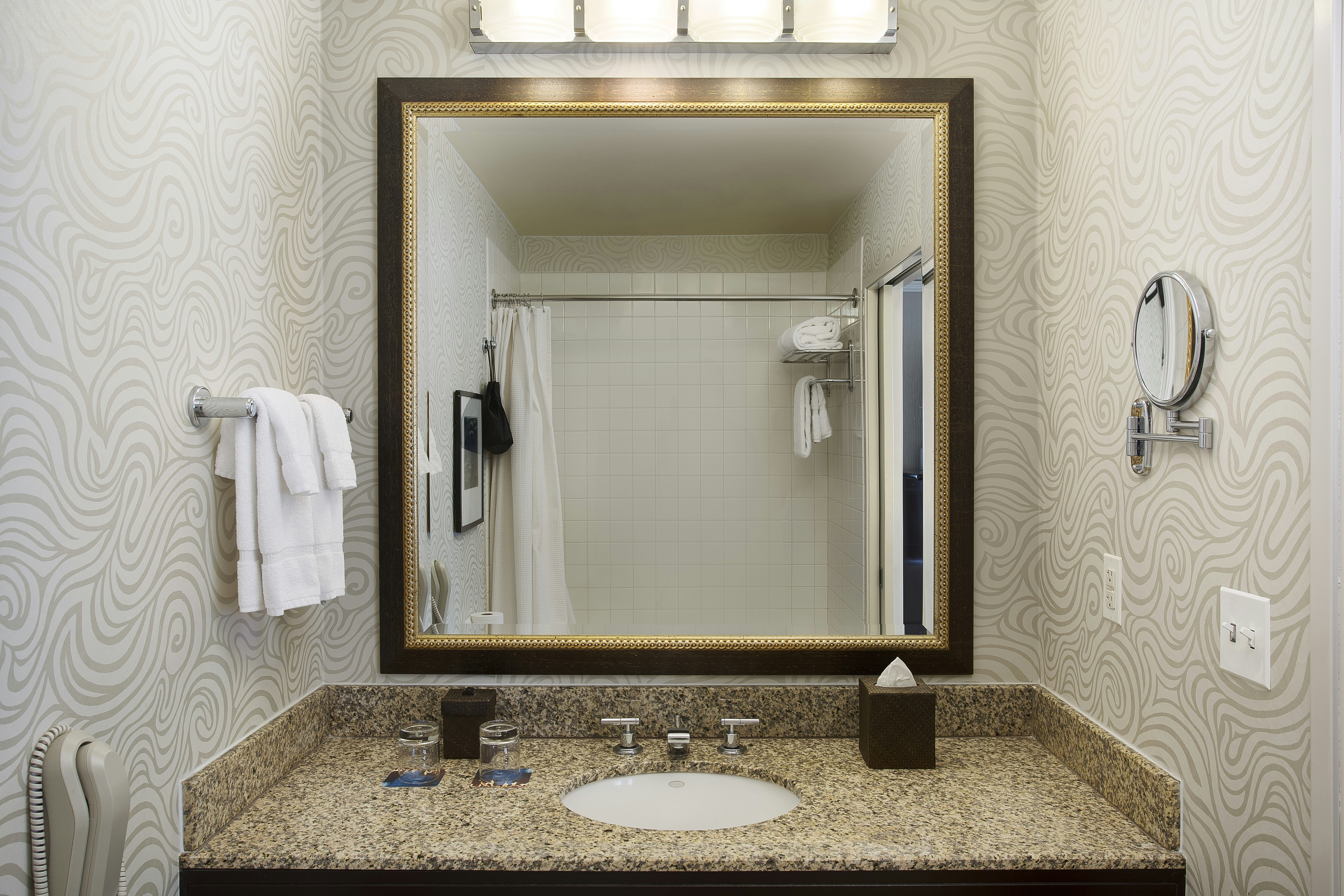 غرفة سوبيريور بسريرين كوين، Juniper Hotel Cupertino, Curio Collection By Hilton 2/2