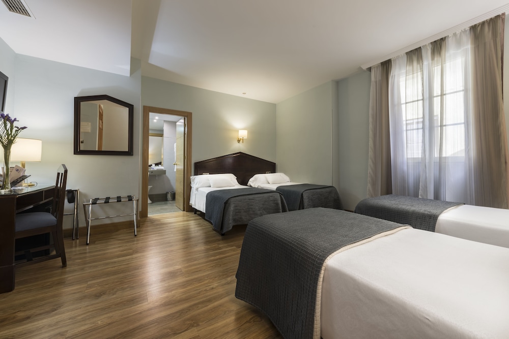 Navas Hotel 21/82