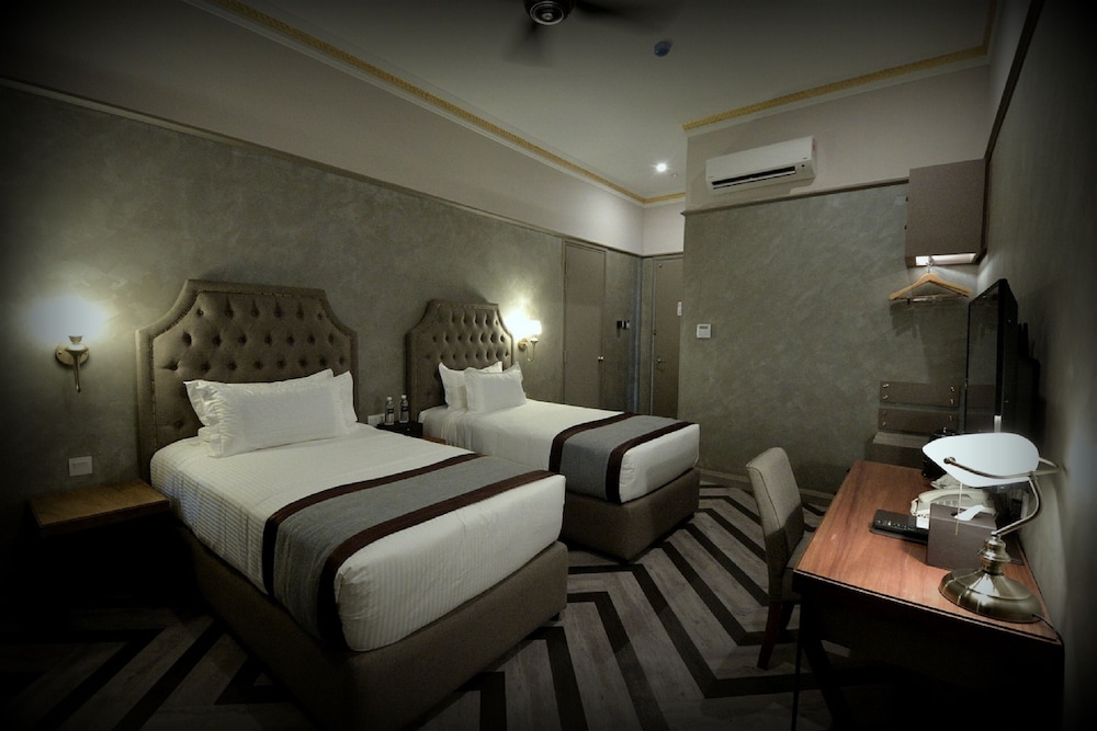 1969 Business Suites @ Ipoh Garden 16/50