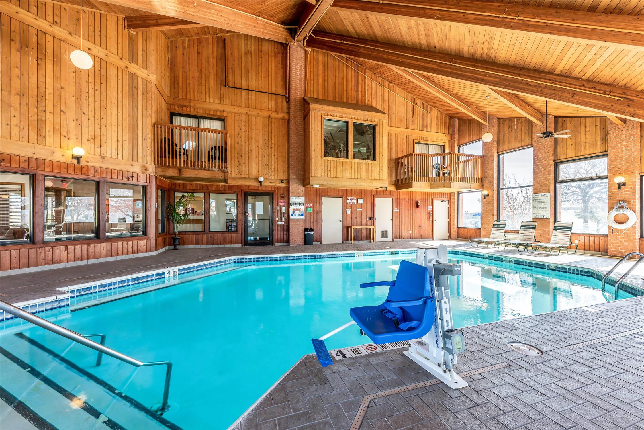 Econo Lodge Inn & Suites Mckinney - Plano North 8/11