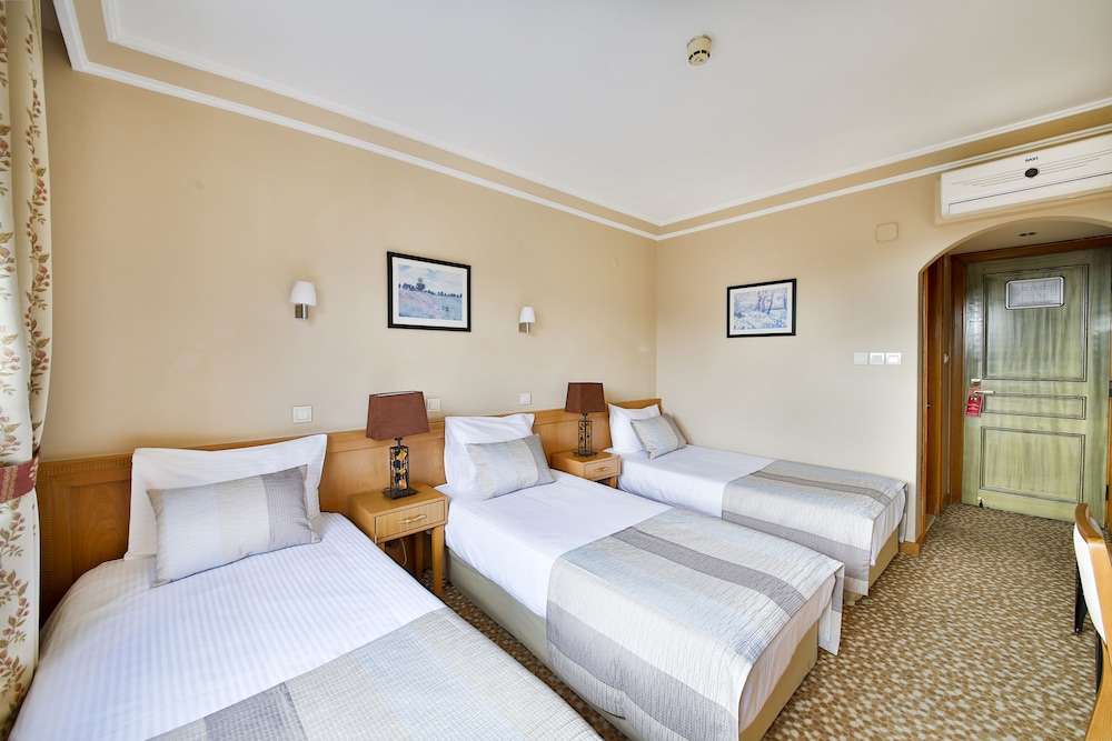 SIDONYA HOTEL 9/66