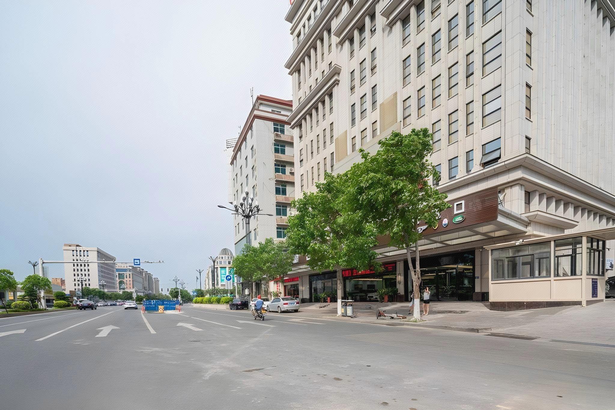 Vienna International Hotel (Jinjiang Airport) 25/34