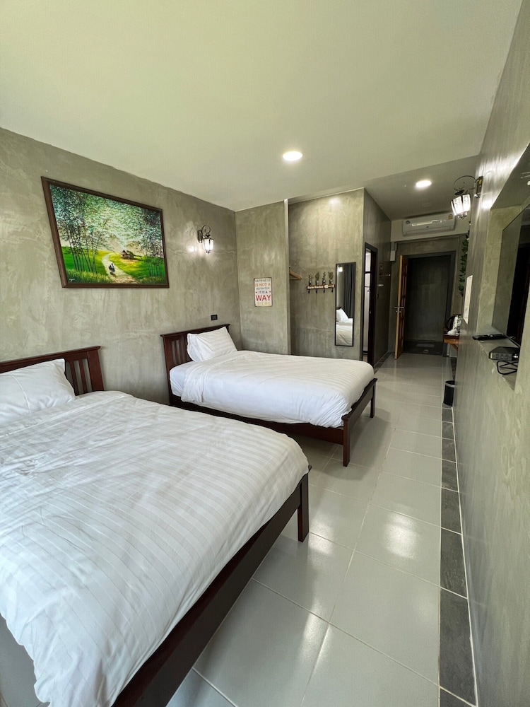 ECONOMY, TWIN BEDS