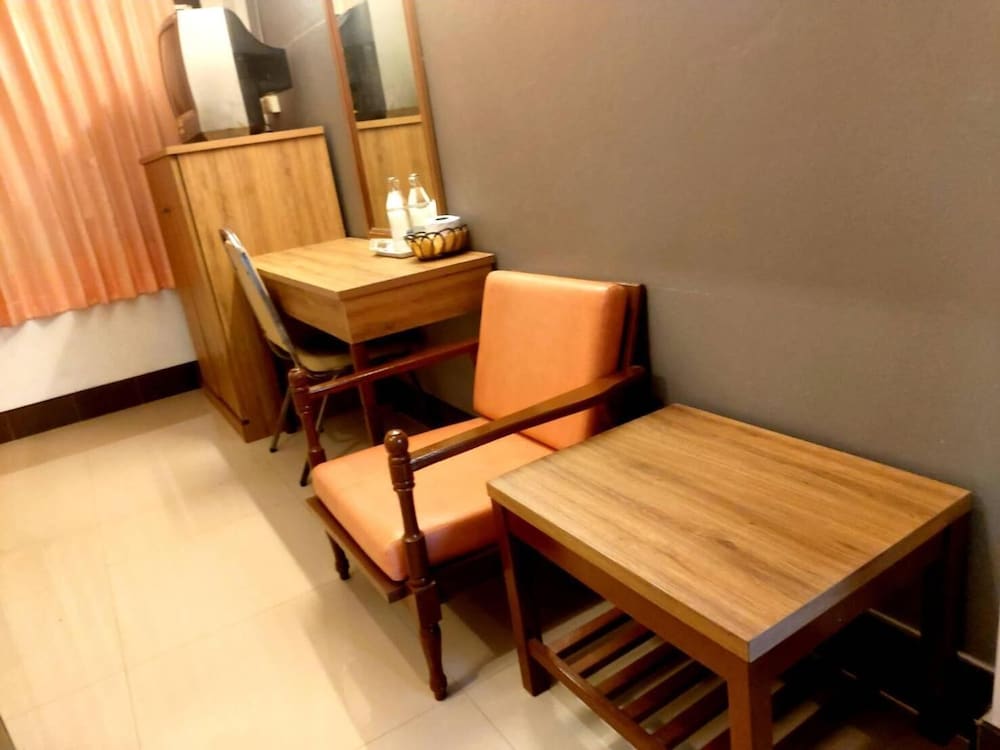 SURIWONG CHUMPHON HOTEL 42/59