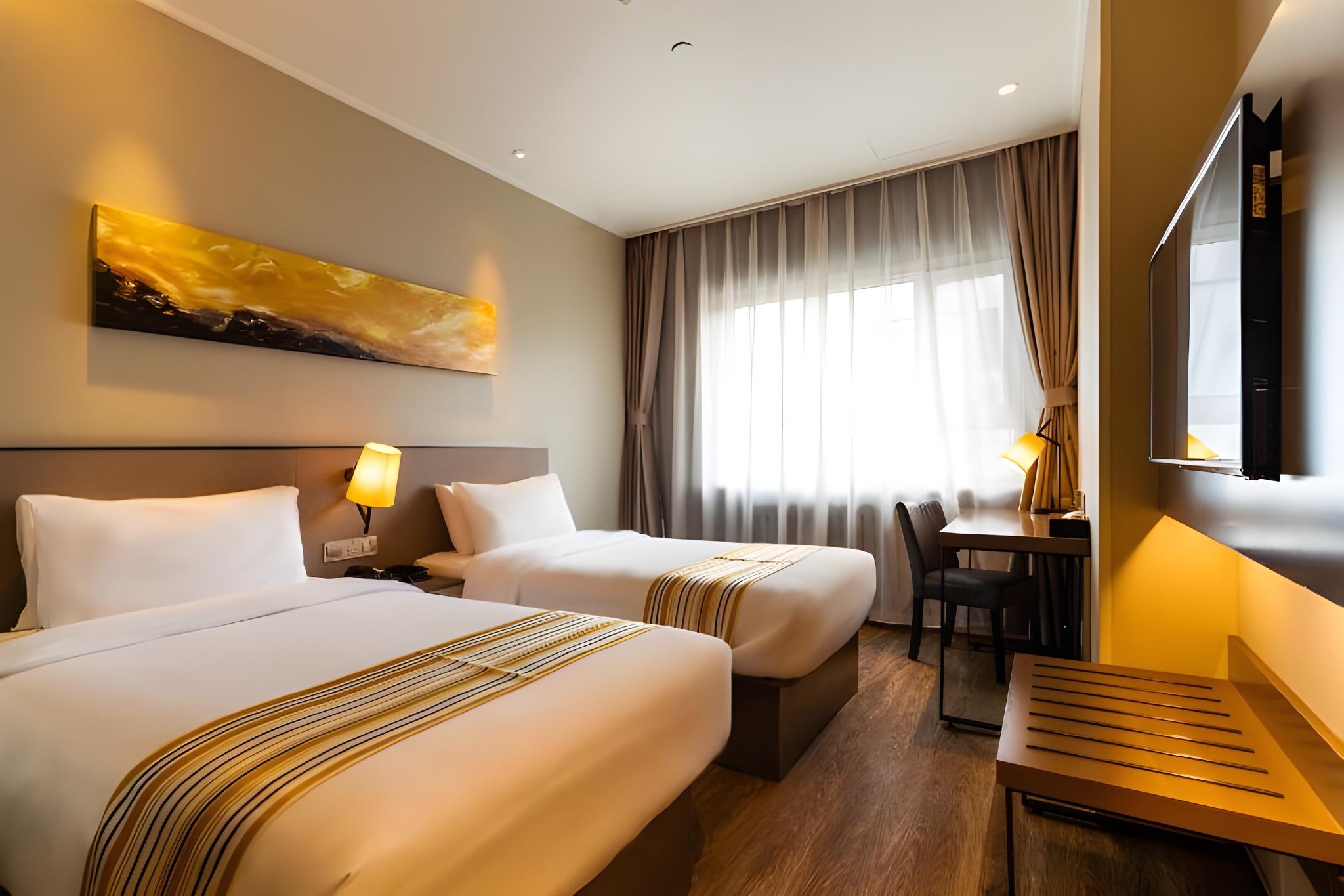 Home Inn Plus (Harbin Central Street) 24/43