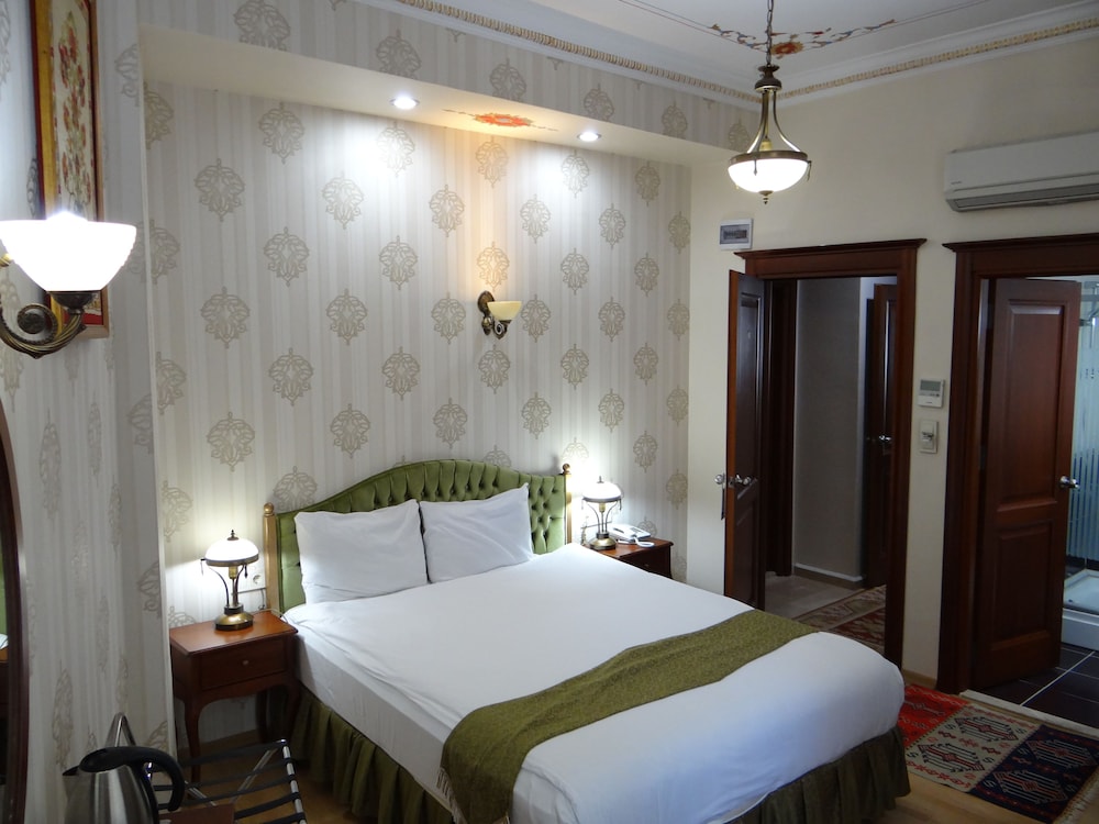 Basileus Hotel 34/79
