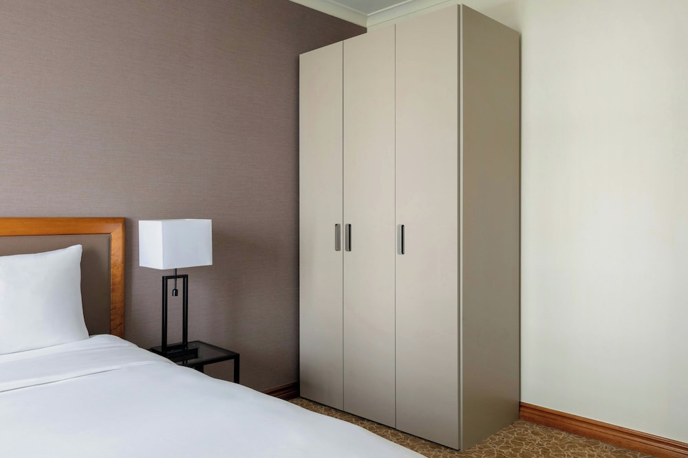 1 Bedroom, Apartment, Queen Bed, Garden View, Sofa, Balcony
