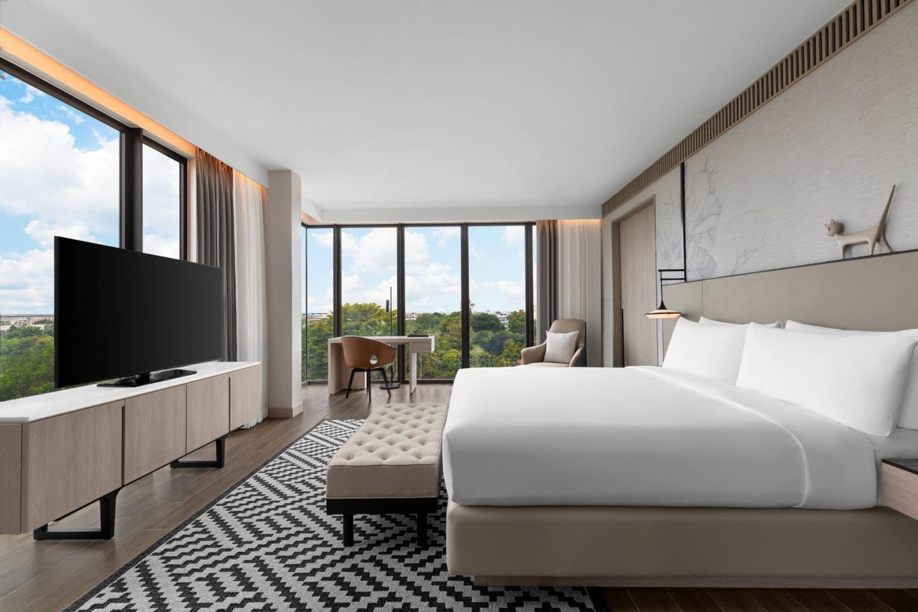 1 Bedroom, Suite, King Bed, Corner