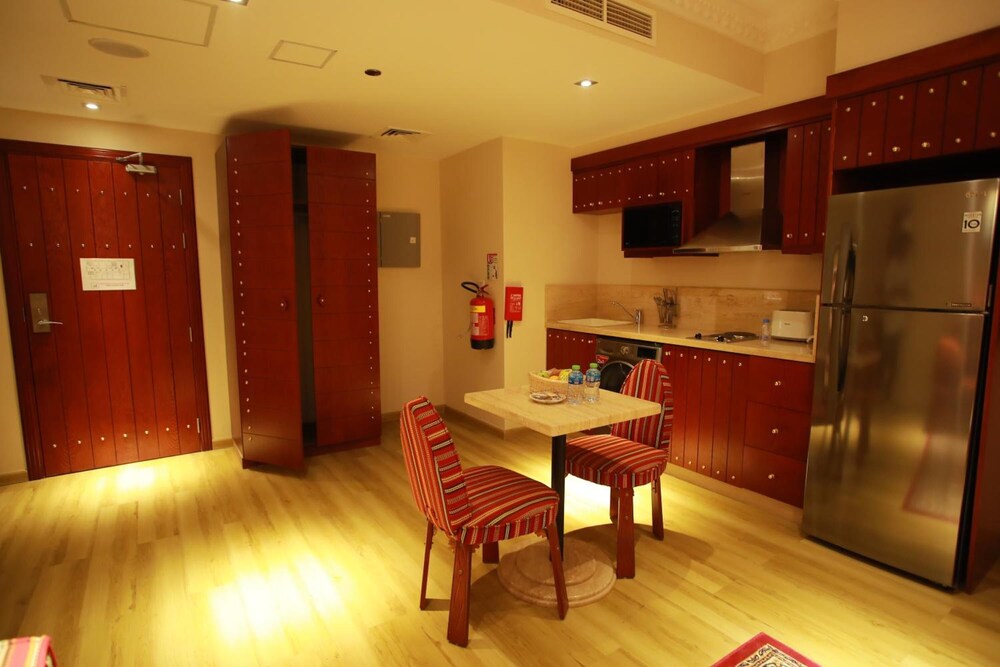 Al Liwan Suites Rawdat Al Khail 38/45
