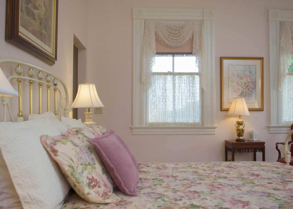 Lookaway Inn 56/64