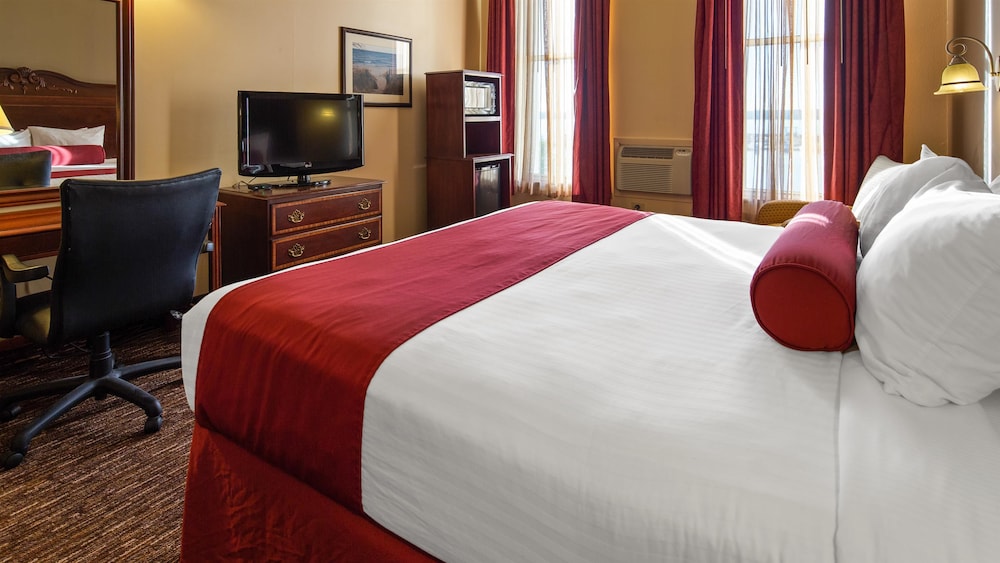 Best Western The Hotel Chequamegon 7/22