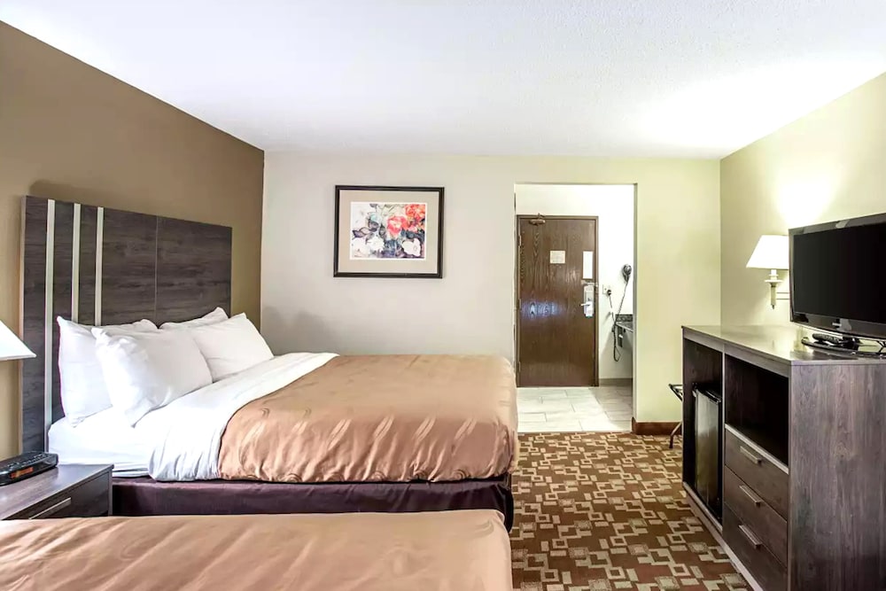 STANDARD, 2 QUEEN BEDS
