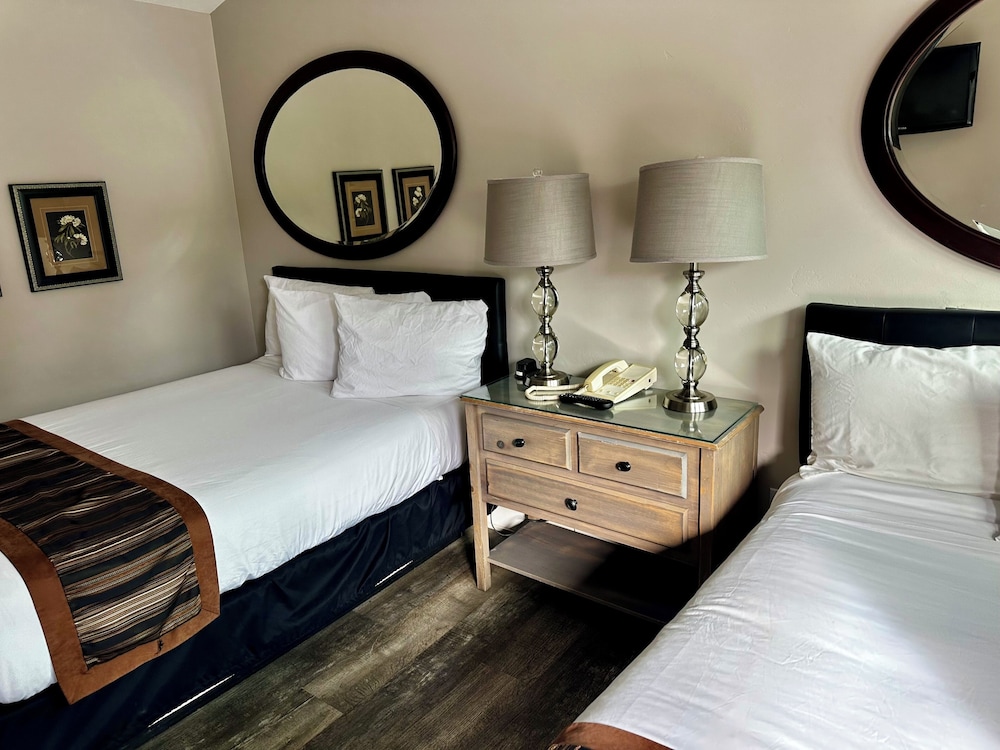 Monterey Peninsula Inn 32/63