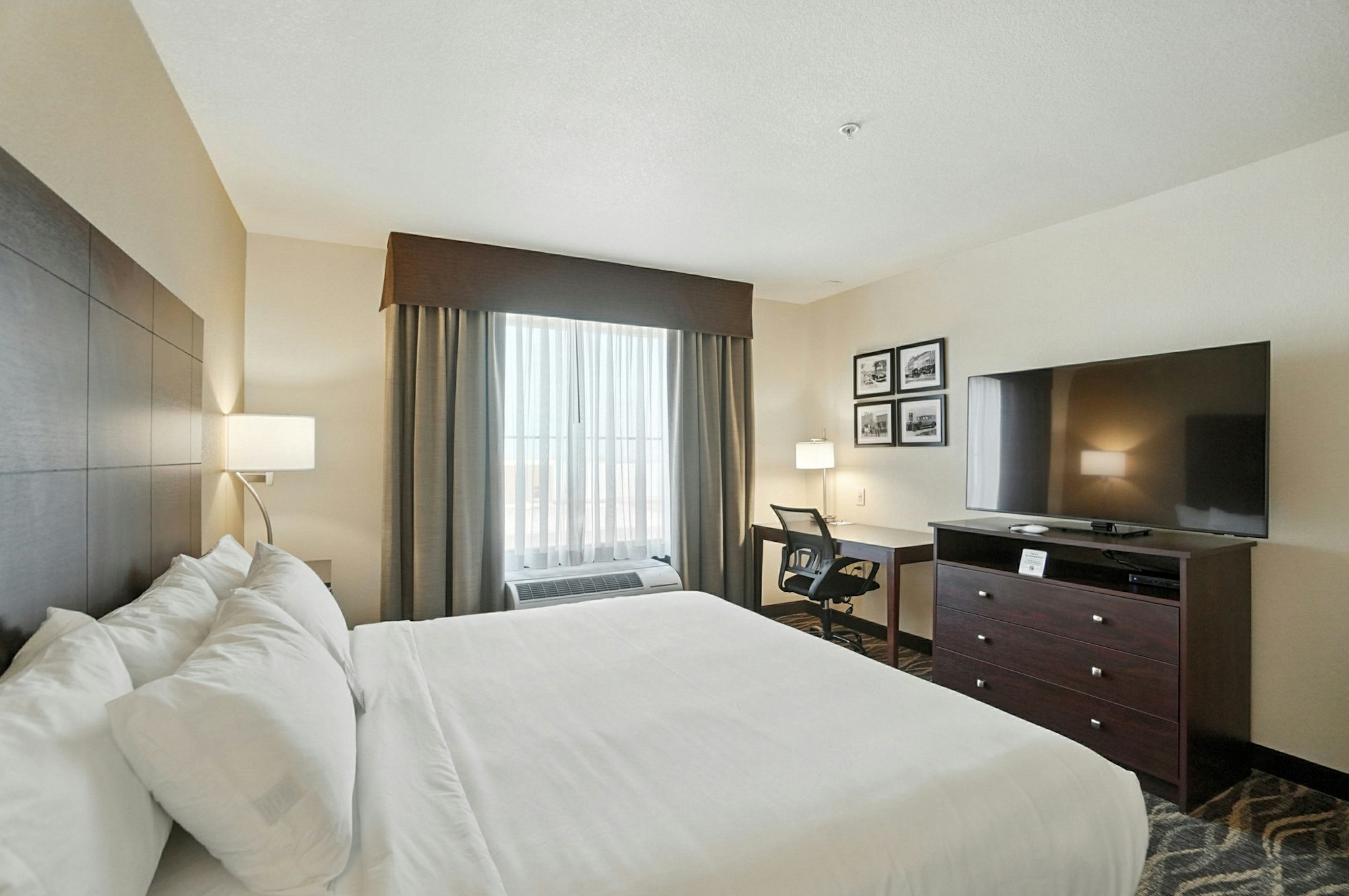 Cobblestone Hotel & Suites-Bellefontaine 8/50