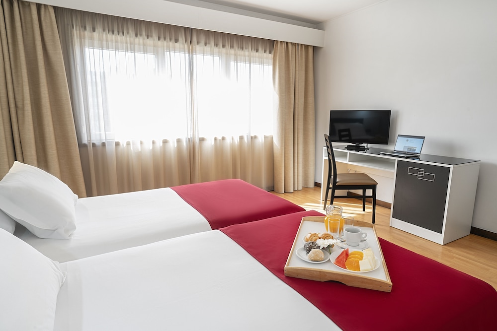 Urban Hotel Amadeos 10/33