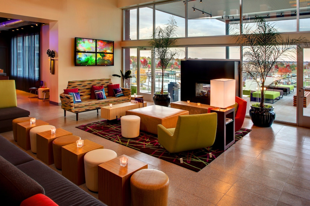 Aloft Leawood-Overland Park 21/38