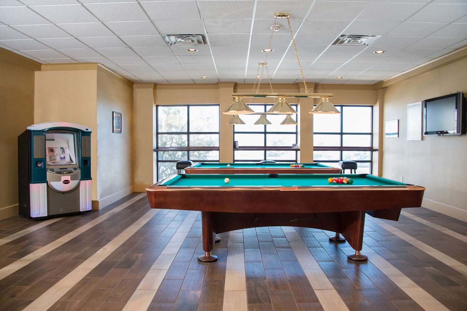 swimming pool spa